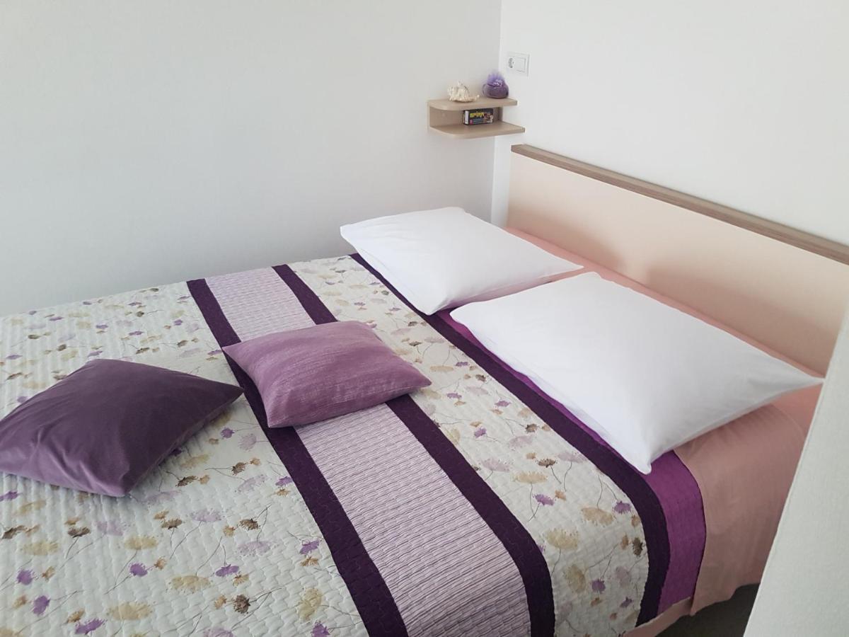 Gabi Rooms & Studio Apartment Lozovac Exterior photo