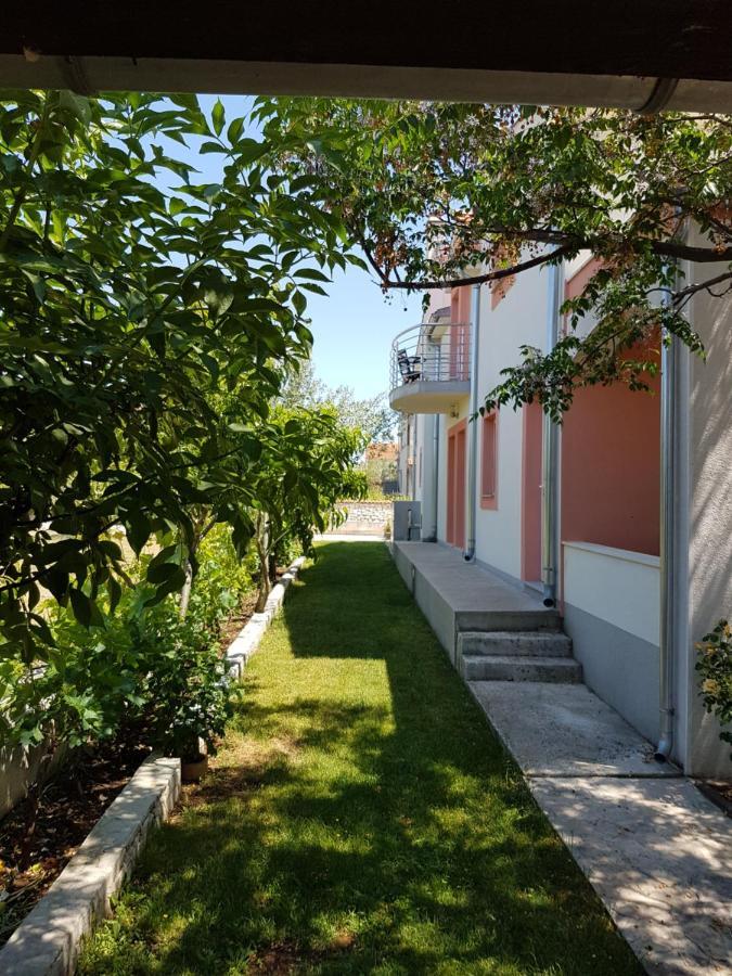 Gabi Rooms & Studio Apartment Lozovac Exterior photo