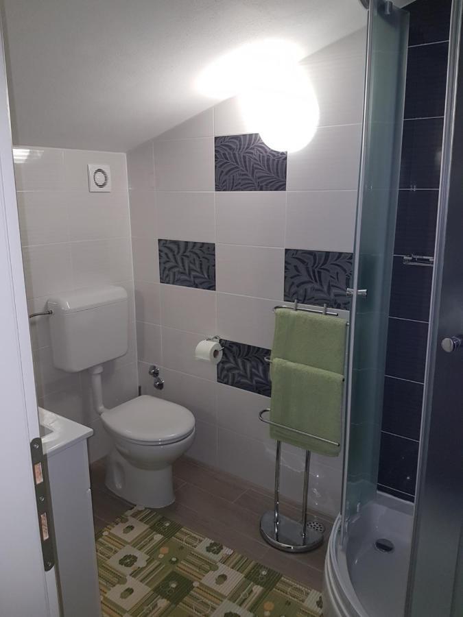 Gabi Rooms & Studio Apartment Lozovac Exterior photo