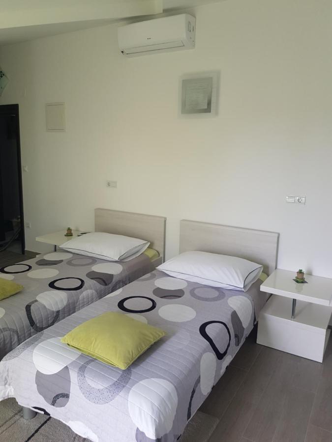 Gabi Rooms & Studio Apartment Lozovac Exterior photo