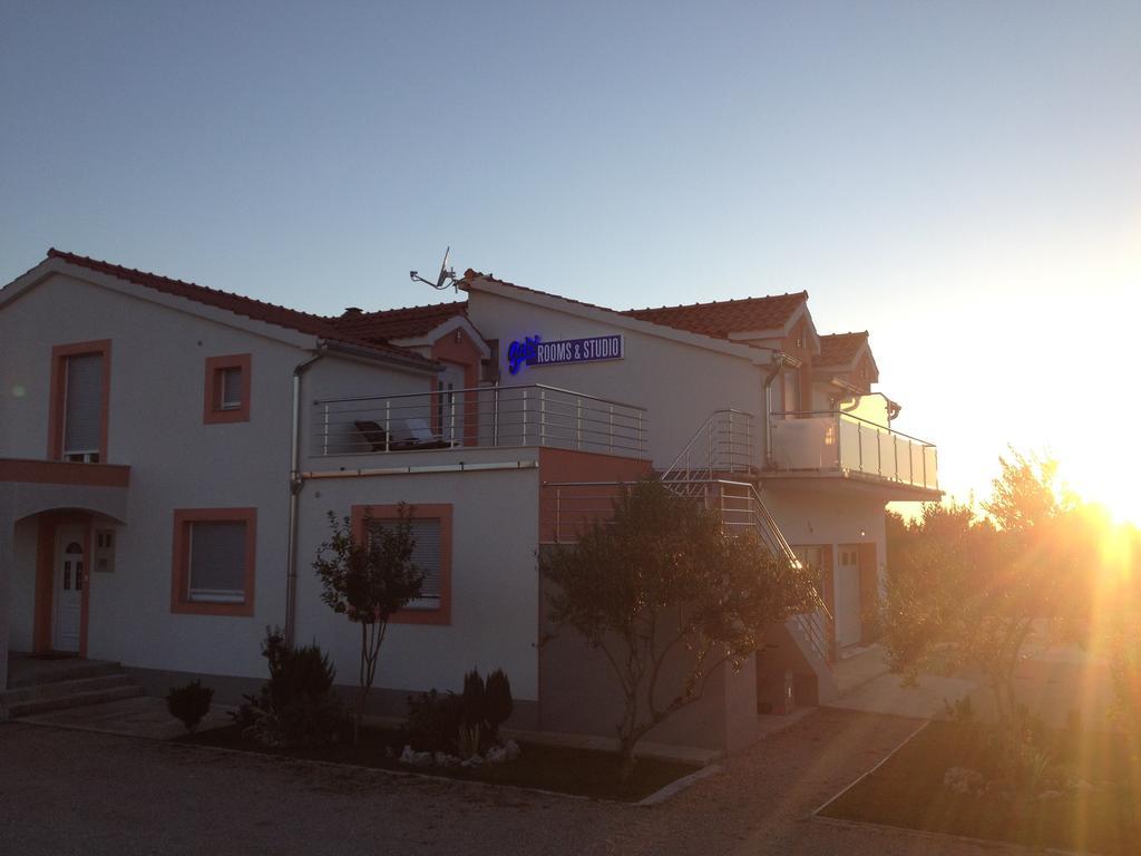 Gabi Rooms & Studio Apartment Lozovac Exterior photo
